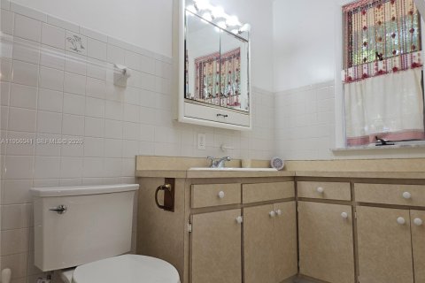 Casa en alquiler en Hollywood, Florida, 2 dormitorios, 79.71 m2 № 2009961 - foto 9