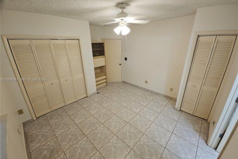 Casa en alquiler en Hollywood, Florida, 2 dormitorios, 79.71 m2 № 2009961 - foto 13