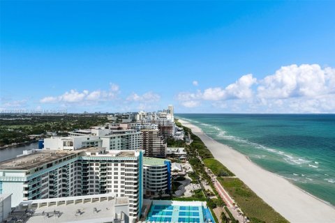 Condominio en alquiler en Miami Beach, Florida, 4 dormitorios, 405.98 m2 № 1973689 - foto 3