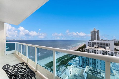 Condominio en alquiler en Miami Beach, Florida, 4 dormitorios, 405.98 m2 № 1973689 - foto 15