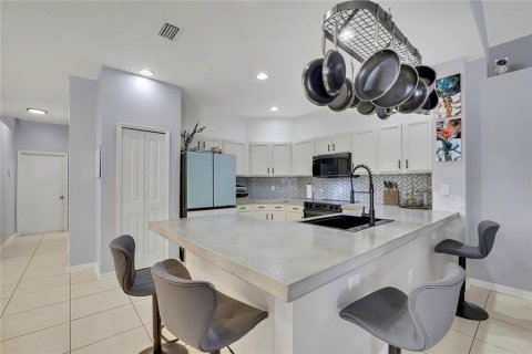 House in Odessa, Florida 4 bedrooms, 256.87 sq.m. № 2092029 - photo 9