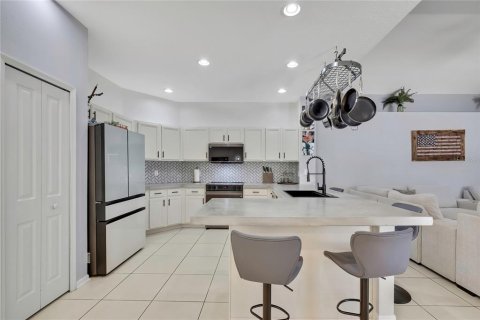 House in Odessa, Florida 4 bedrooms, 256.87 sq.m. № 2092029 - photo 8