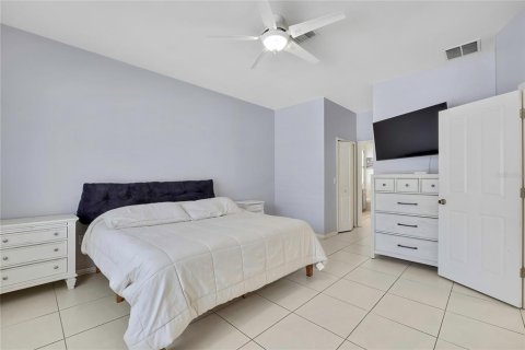 House in Odessa, Florida 4 bedrooms, 256.87 sq.m. № 2092029 - photo 17