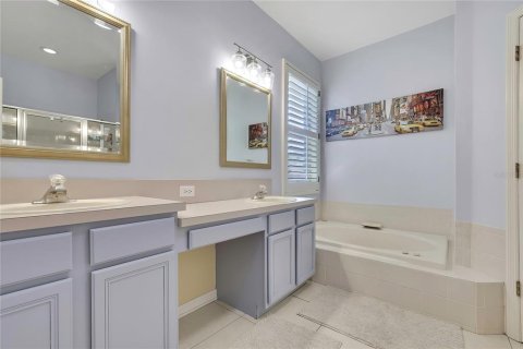 House in Odessa, Florida 4 bedrooms, 256.87 sq.m. № 2092029 - photo 20