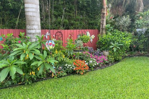 House in Saint Petersburg, Florida 3 bedrooms, 134.99 sq.m. № 1795691 - photo 19
