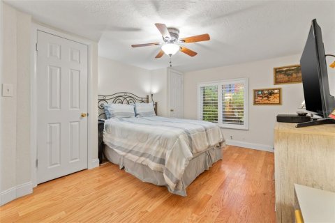House in Saint Petersburg, Florida 3 bedrooms, 134.99 sq.m. № 1795691 - photo 22