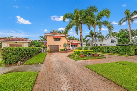 House in Saint Petersburg, Florida 3 bedrooms, 134.99 sq.m. № 1795691 - photo 25