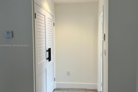 Villa ou maison à louer à Miami, Floride: 2 chambres, 90.95 m2 № 1996835 - photo 7