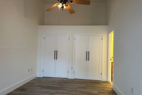 Villa ou maison à louer à Miami, Floride: 2 chambres, 90.95 m2 № 1996835 - photo 17