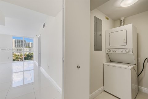 Copropriété à vendre à Miami, Floride: 3 chambres, 146.6 m2 № 1977056 - photo 21
