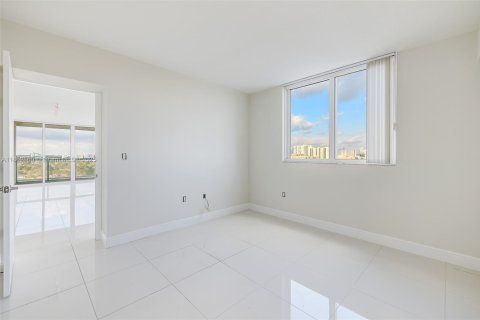 Copropriété à vendre à Miami, Floride: 3 chambres, 146.6 m2 № 1977056 - photo 26