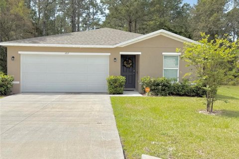 House in Crescent City, Florida 3 bedrooms, 117.34 sq.m. № 2166556
