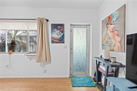 Condominio en venta en Miami Beach, Florida, 1 dormitorio, 42.18 m2 № 1937960 - foto 6
