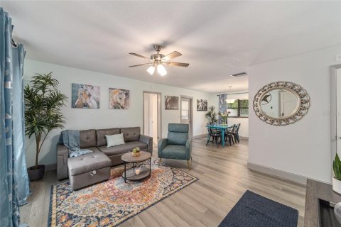 Casa en alquiler en Ocala, Florida, 4 dormitorios, 115.2 m2 № 1785924 - foto 2