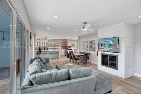 Купить виллу или дом в Помпано-Бич, Флорида 6 спален, 269.32м2, № 2011477 - фото 11