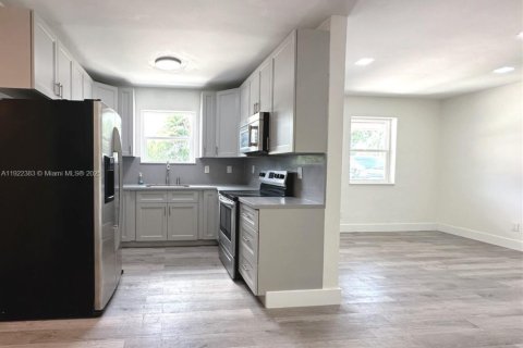 Villa ou maison à louer à Miami Gardens, Floride: 3 chambres, 112.88 m2 № 1976319 - photo 7