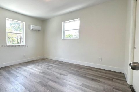 Villa ou maison à louer à Miami Gardens, Floride: 3 chambres, 112.88 m2 № 1976319 - photo 10