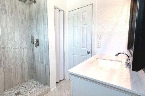 Villa ou maison à louer à Miami Gardens, Floride: 3 chambres, 112.88 m2 № 1976319 - photo 11