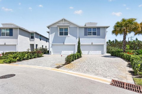 Townhouse in Jensen Beach, Florida 3 bedrooms, 167.6 sq.m. № 2175430