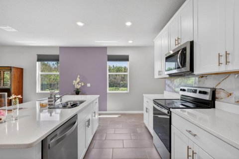 Townhouse in Jensen Beach, Florida 3 bedrooms, 167.6 sq.m. № 2175430 - photo 17