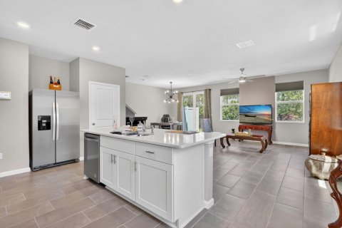 Townhouse in Jensen Beach, Florida 3 bedrooms, 167.6 sq.m. № 2175430 - photo 10