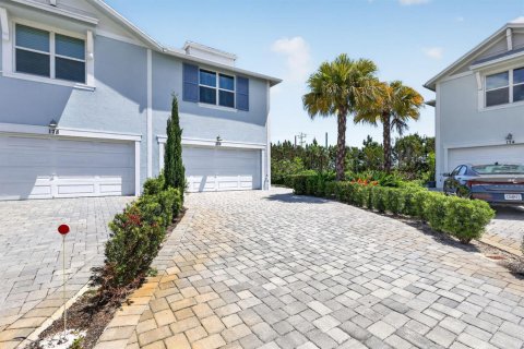Townhouse in Jensen Beach, Florida 3 bedrooms, 167.6 sq.m. № 2175430 - photo 3