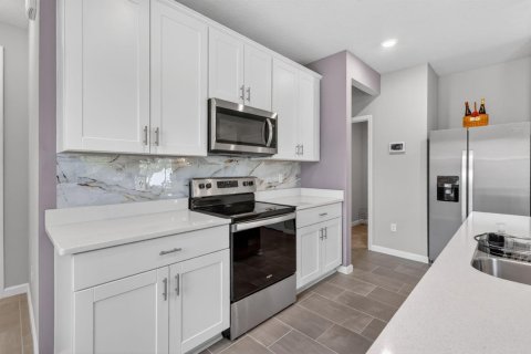 Townhouse in Jensen Beach, Florida 3 bedrooms, 167.6 sq.m. № 2175430 - photo 16