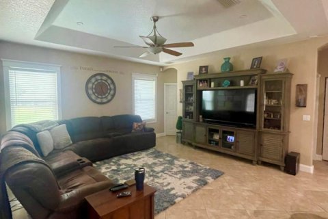 House in Port St. Lucie, Florida 4 bedrooms, 195.19 sq.m. № 2084178 - photo 18