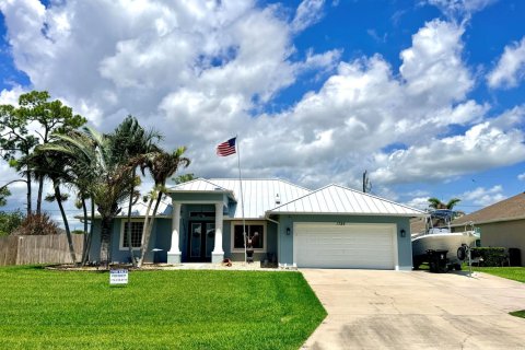 House in Port St. Lucie, Florida 4 bedrooms, 195.19 sq.m. № 2084178