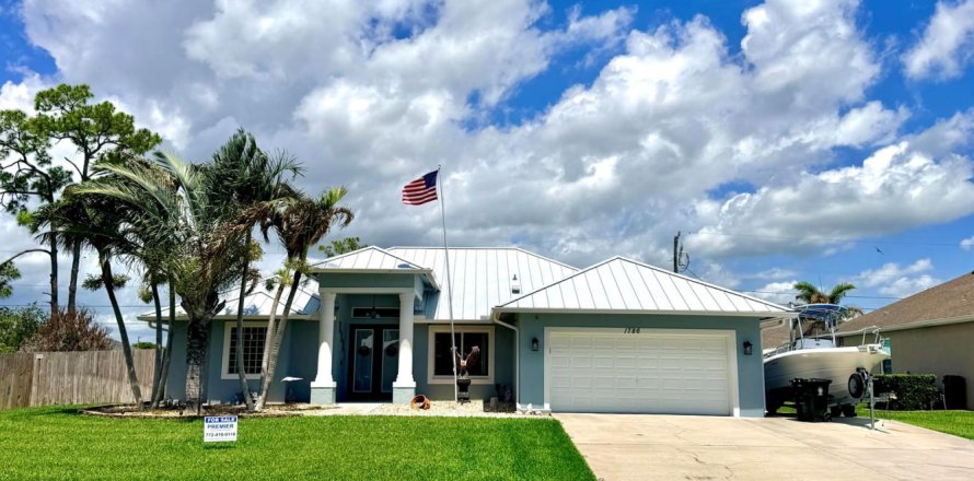 House in Port St. Lucie, Florida 4 bedrooms, 195.19 sq.m. № 2084178