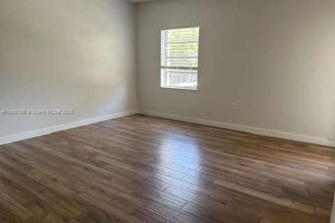 Condominio en alquiler en Miami, Florida, 1 dormitorio, 74.97 m2 № 1896426 - foto 5