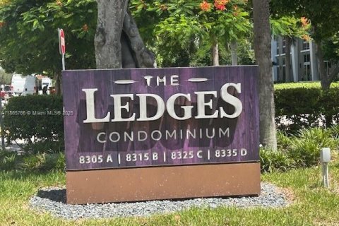 Condominio en alquiler en Miami, Florida, 1 dormitorio, 74.97 m2 № 1896426 - foto 1