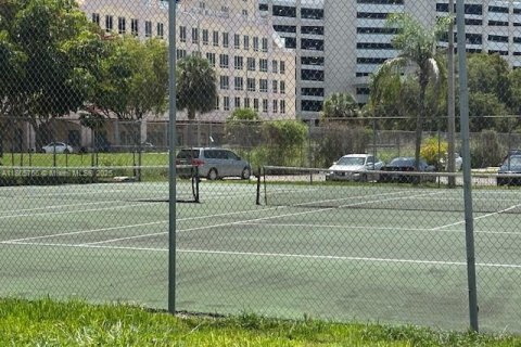 Condominio en alquiler en Miami, Florida, 1 dormitorio, 74.97 m2 № 1896426 - foto 12