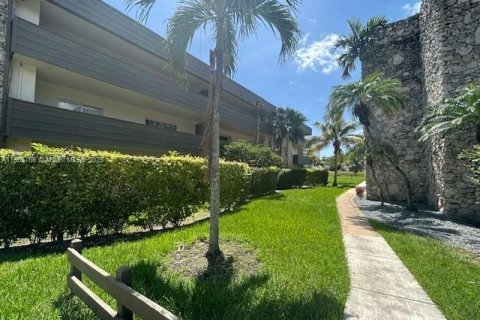 Condominio en alquiler en Miami, Florida, 1 dormitorio, 74.97 m2 № 1896426 - foto 10