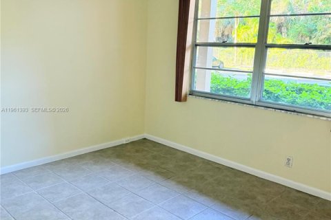 Copropriété à vendre à Pembroke Pines, Floride: 2 chambres, 110.74 m2 № 2024357 - photo 7