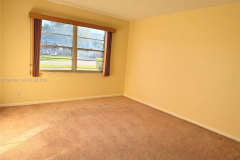 Copropriété à vendre à Pembroke Pines, Floride: 2 chambres, 110.74 m2 № 2024357 - photo 9