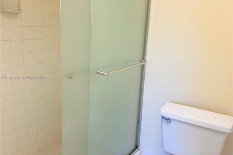 Copropriété à vendre à Pembroke Pines, Floride: 2 chambres, 110.74 m2 № 2024357 - photo 12