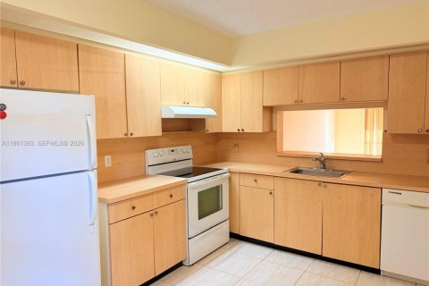 Condo à Pembroke Pines, Floride, 2 chambres  № 2024357