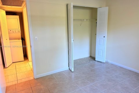 Copropriété à vendre à Pembroke Pines, Floride: 2 chambres, 110.74 m2 № 2024357 - photo 6