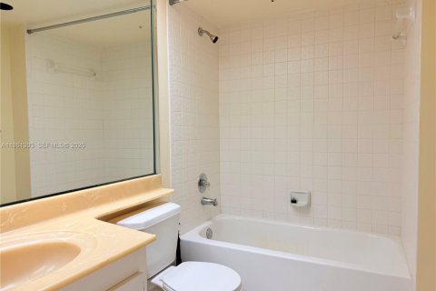 Copropriété à vendre à Pembroke Pines, Floride: 2 chambres, 110.74 m2 № 2024357 - photo 8