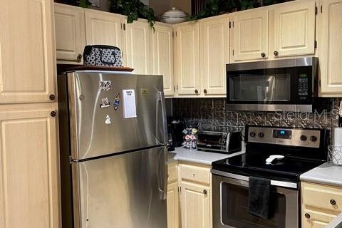 Condominio en alquiler en Maitland, Florida, 1 dormitorio, 83.24 m2 № 2167541 - foto 5