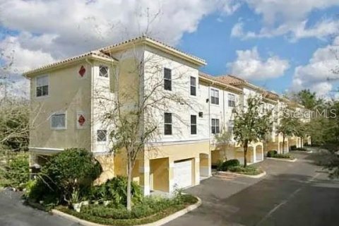 Condominio en Maitland, Florida, 1 dormitorio  № 2167541