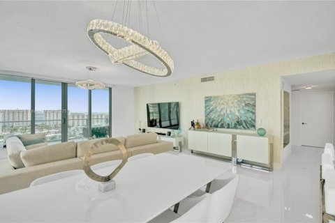 Copropriété à louer à Sunny Isles Beach, Floride: 3 chambres, 175.77 m2 № 1727449 - photo 11