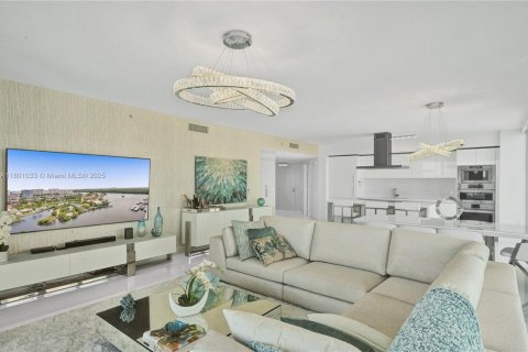 Copropriété à louer à Sunny Isles Beach, Floride: 3 chambres, 175.77 m2 № 1727449 - photo 10
