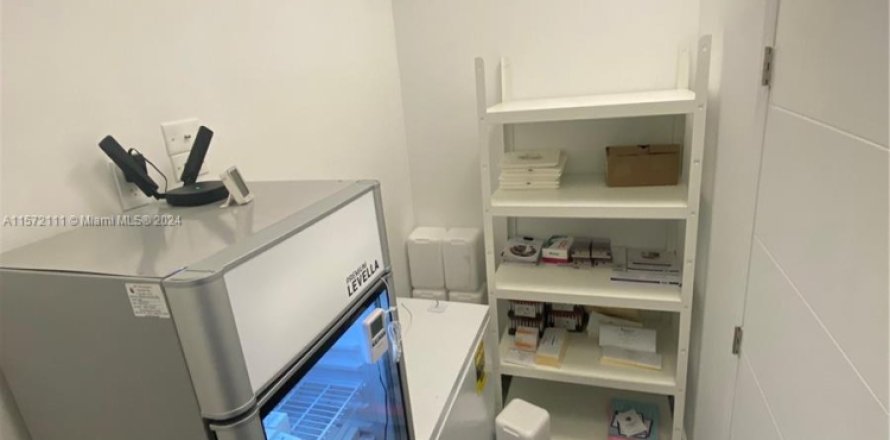 Oficina en Coral Gables, Florida № 1128991