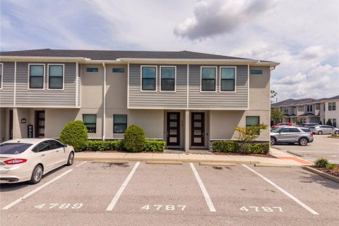 Adosado en venta en Kissimmee, Florida, 3 dormitorios, 125.6 m2 № 2329385 - foto 2