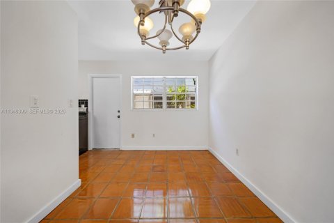 Townhouse in Miami Beach, Florida 3 bedrooms, 149.39 sq.m. № 2003585 - photo 11