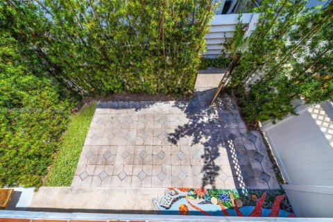 Townhouse in Miami Beach, Florida 3 bedrooms, 149.39 sq.m. № 2003585 - photo 30