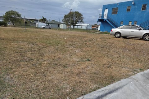 Propiedad comercial en venta en South Bay, Florida № 2158184 - foto 6