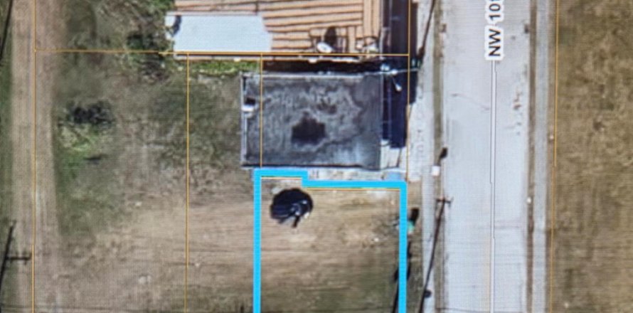 Propiedad comercial en South Bay, Florida № 2158184